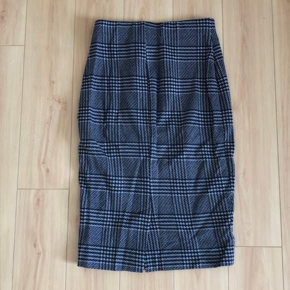 Le Chateau Pencil Skirt - Picture 2 of 4